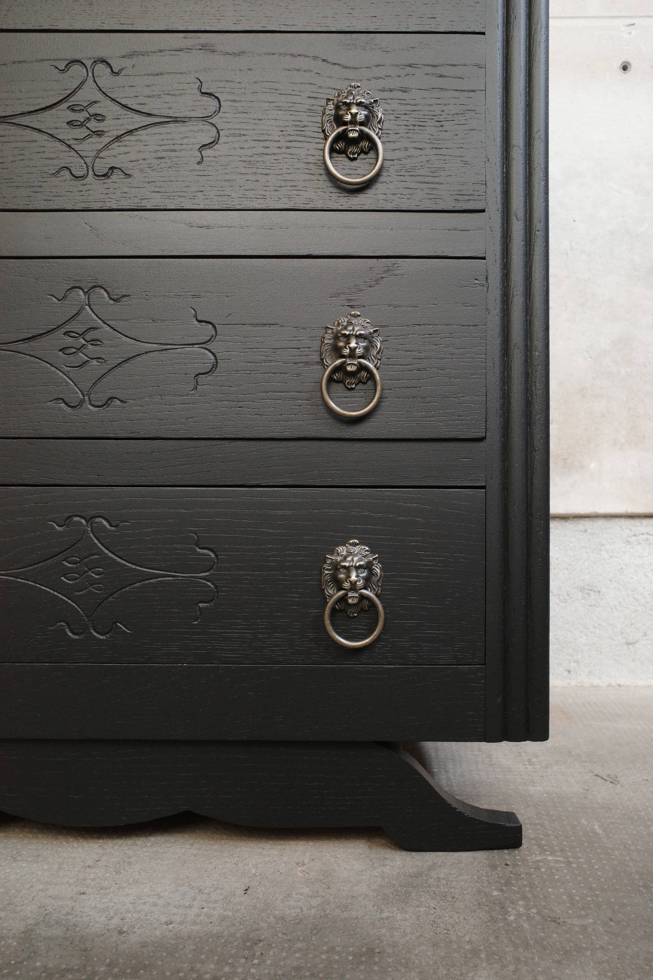 Vintage Art Deco chest of drawers