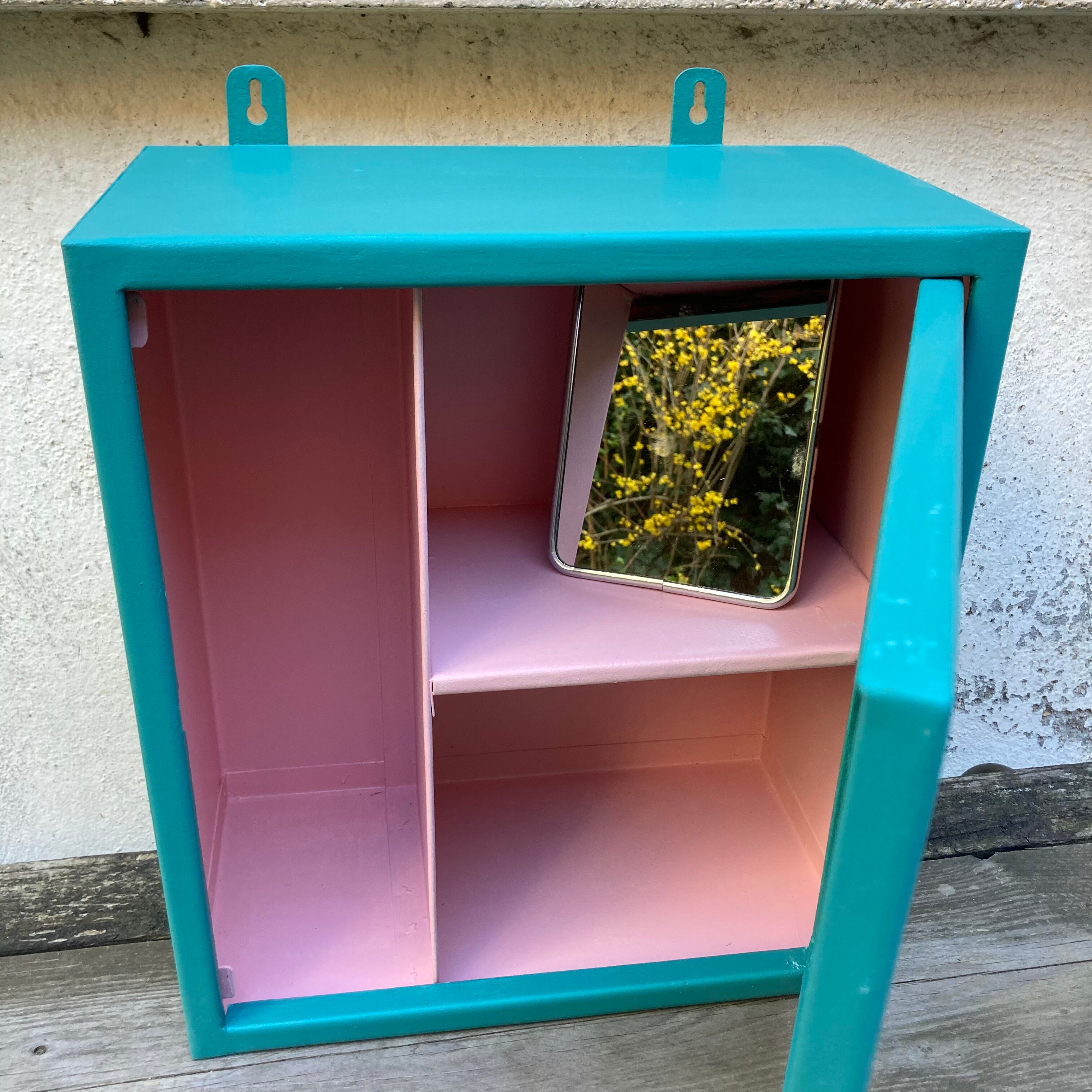 Metal medicine cabinet