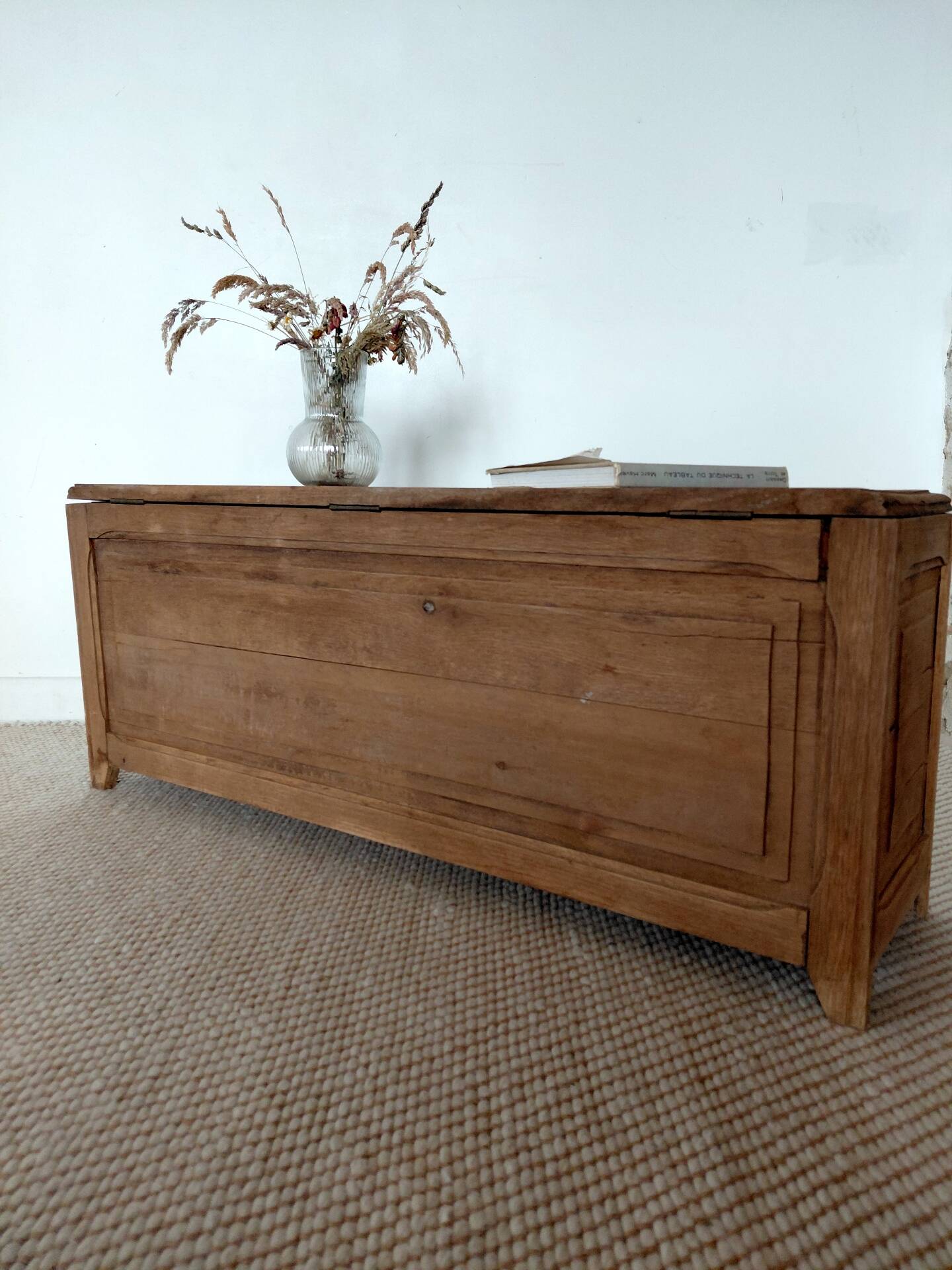 Large antique wedding chest in raw oak from the 19th century (shallow depth)