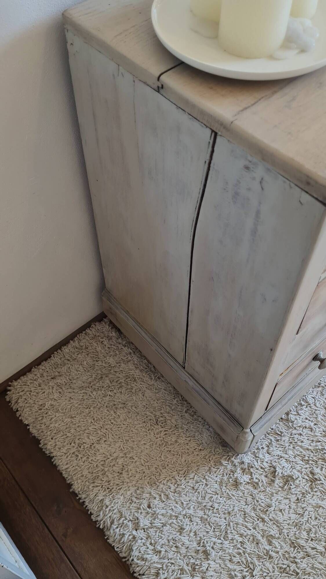 Antique English-style commode