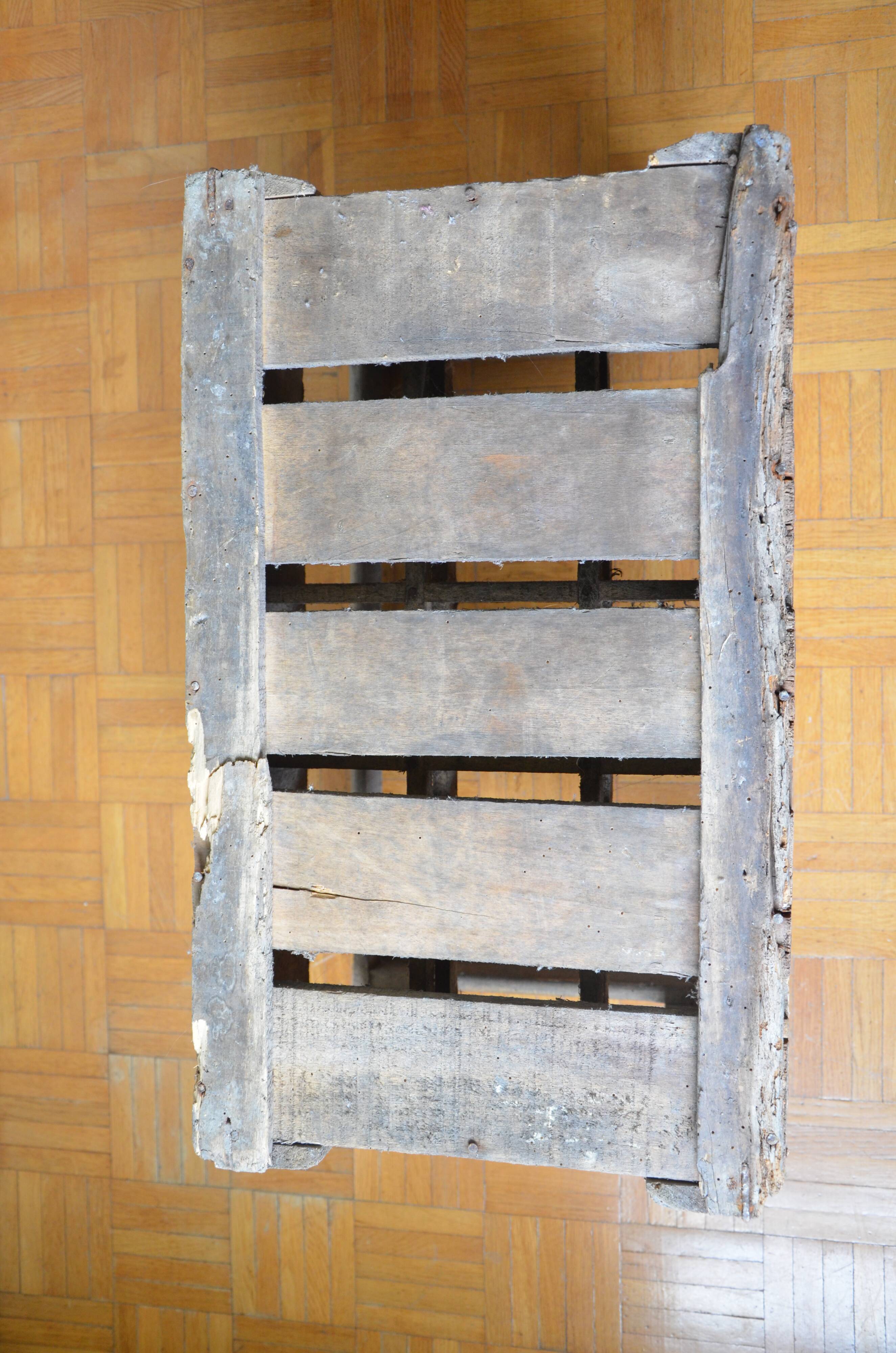 Wooden crate