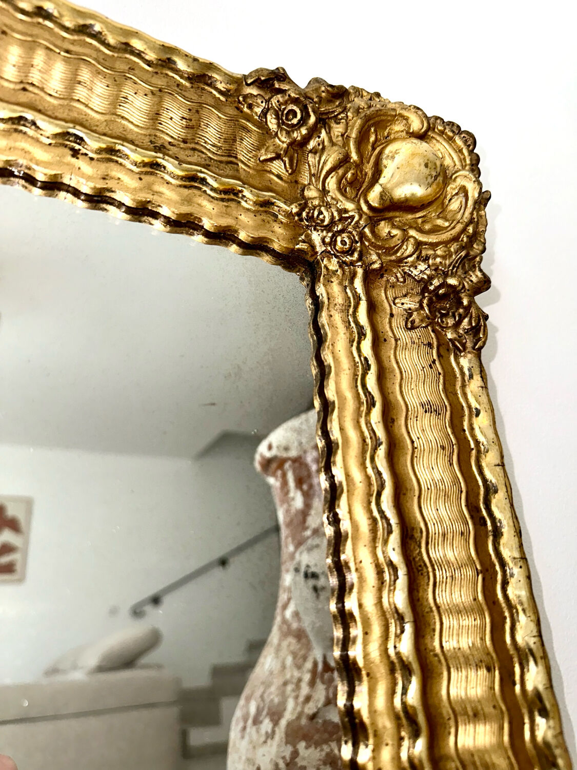 Mirror from the Restoration period, antique gilded, 19th century.