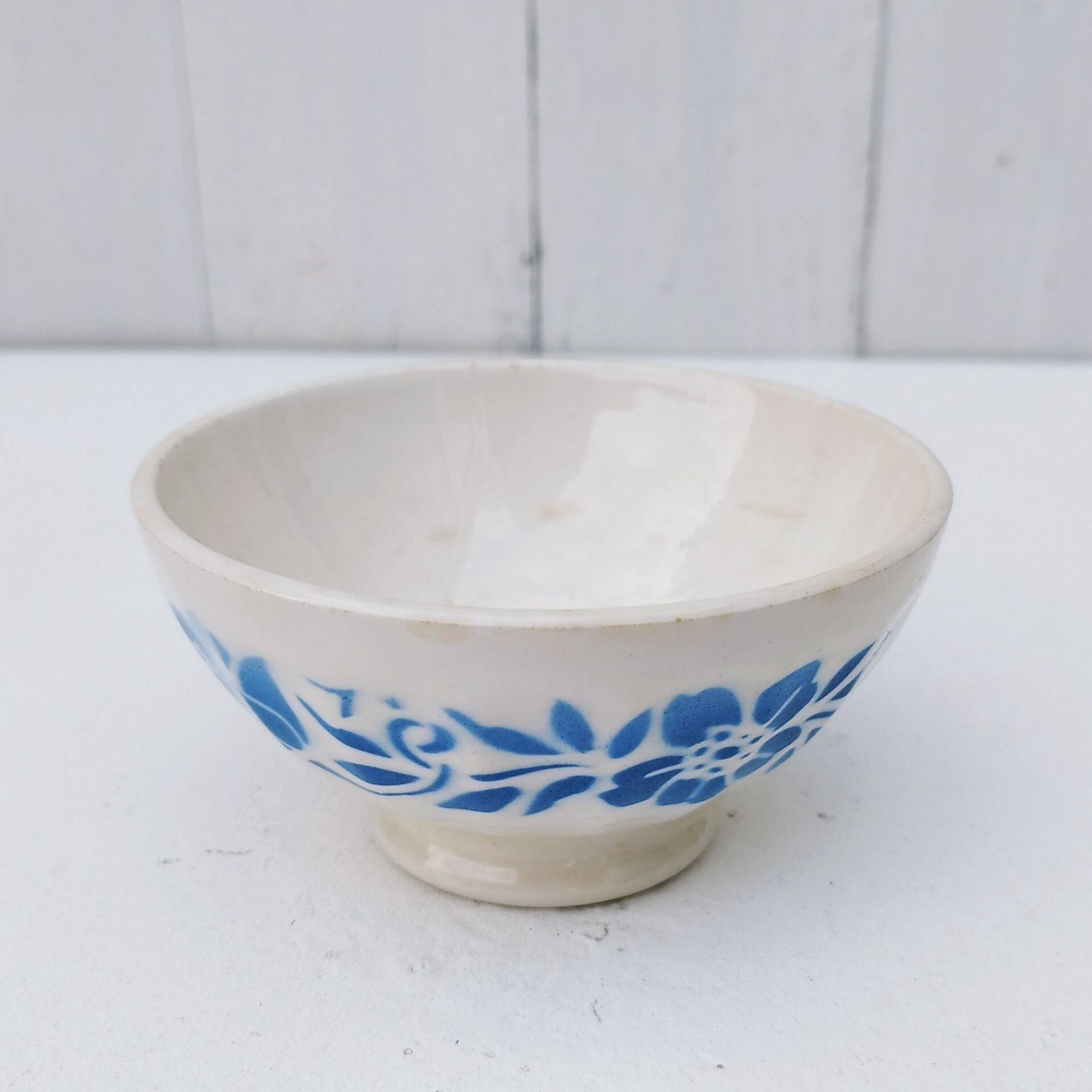 Vintage blue floral decor earthenware bowl