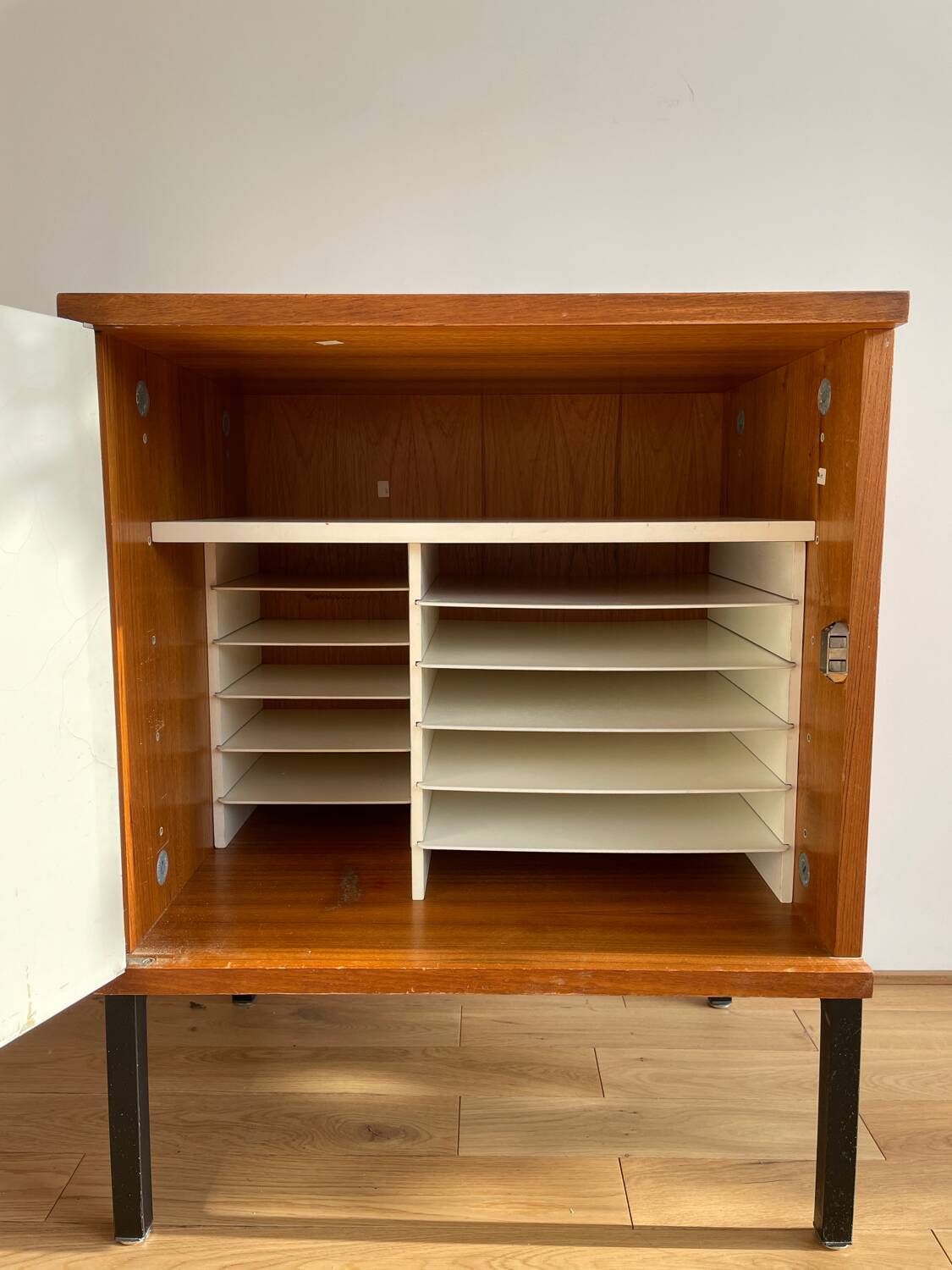 Louis Paolozzi sideboard, Monopoly edition