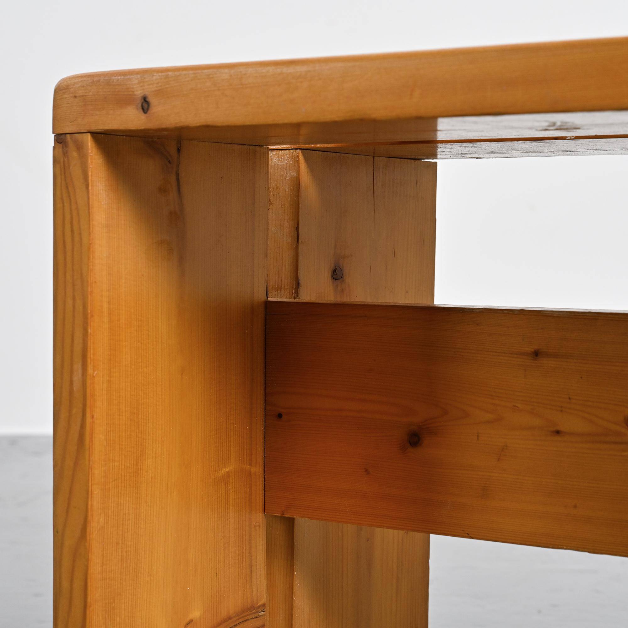 Solid pine stool Les Arcs.