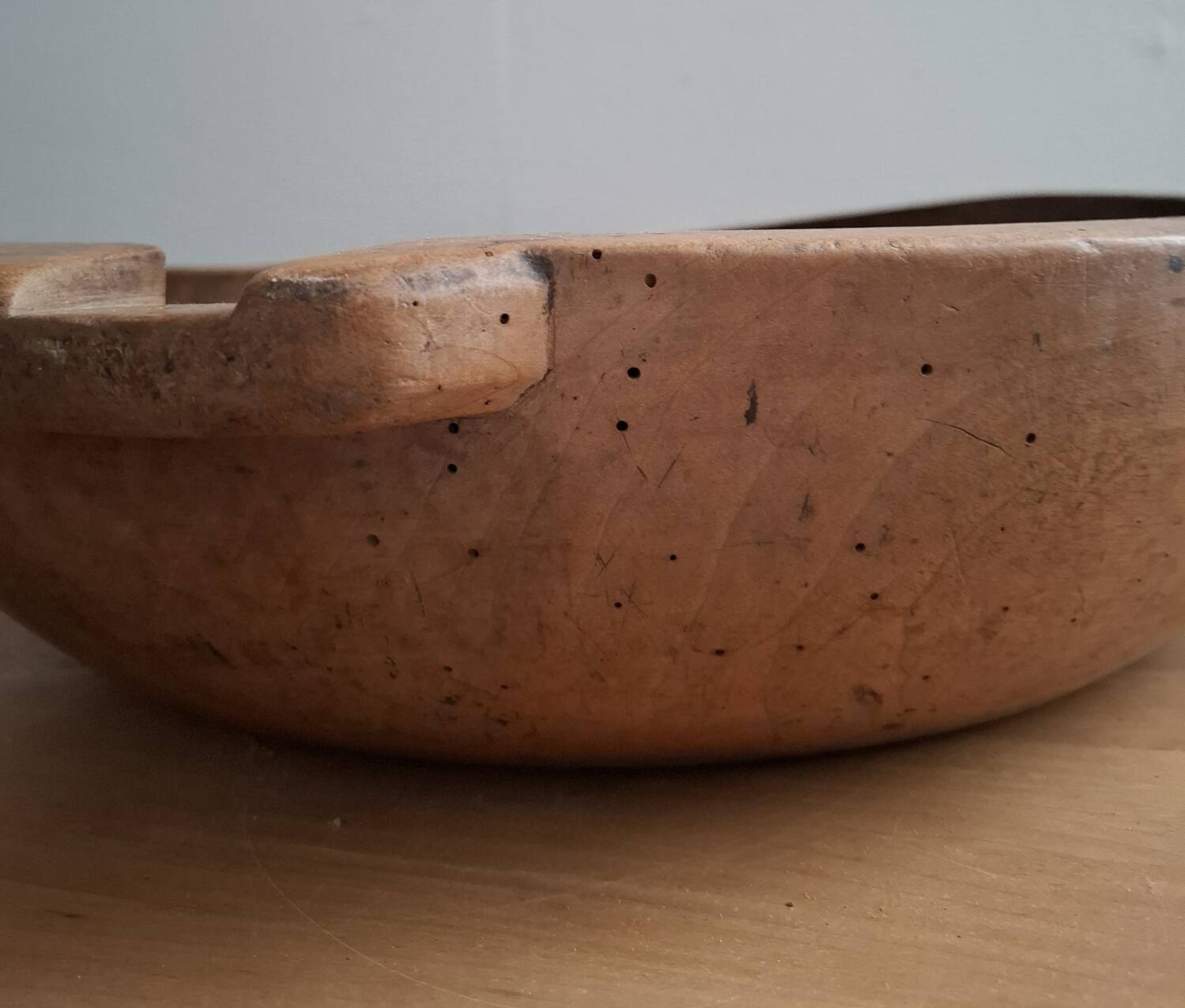 Grande coupe en bois ancienne