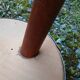 Tabouret tripode ancien en bois et peau de vache