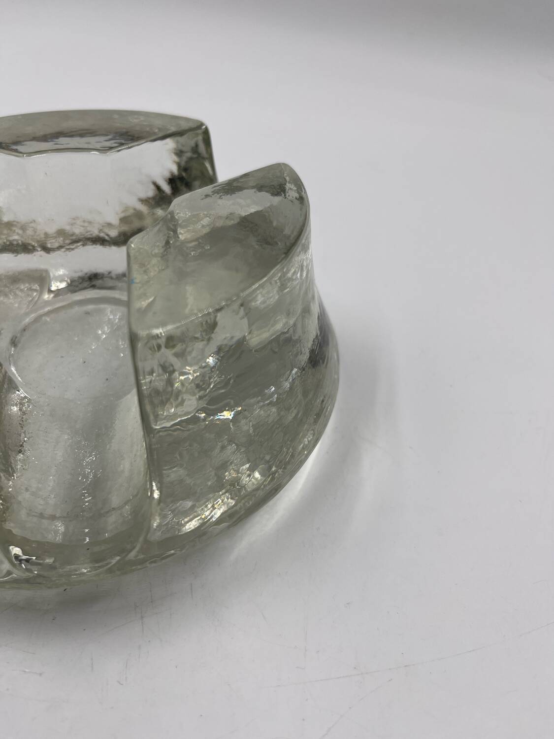 Bougeoir en verre massif