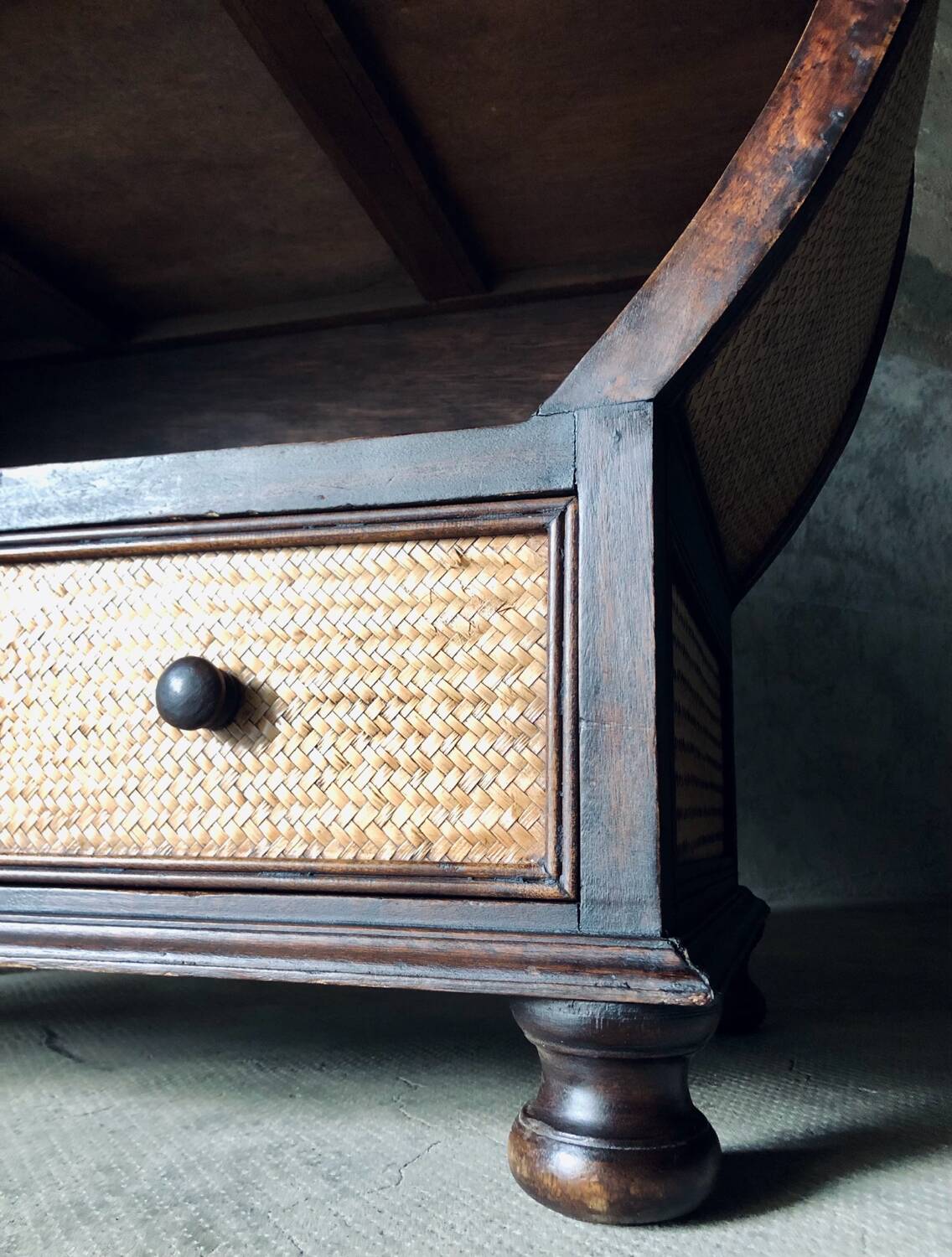 Vintage round cabinet in rattan and acacia