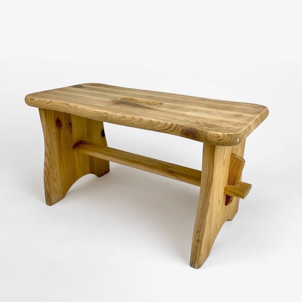 Small 80s slotted pine step bench