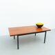 Table basse T-Angel en teck par Florence Knoll pour Knoll Inc. / Knoll International, années 1950.