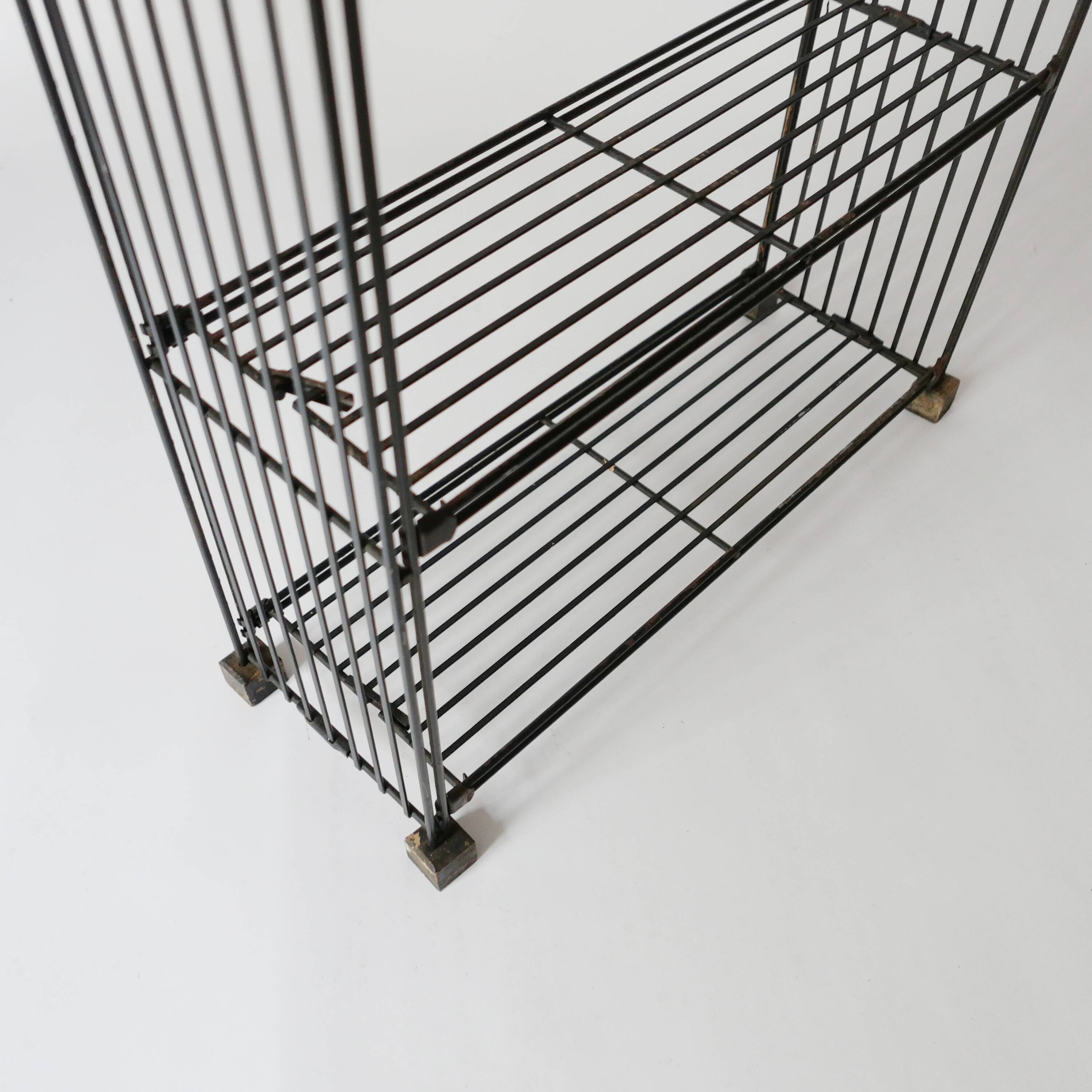 vintage metal bookshelf shelf design Multistrux by Multimueble