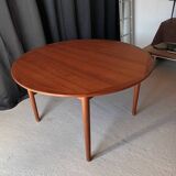 Scandinavian round table