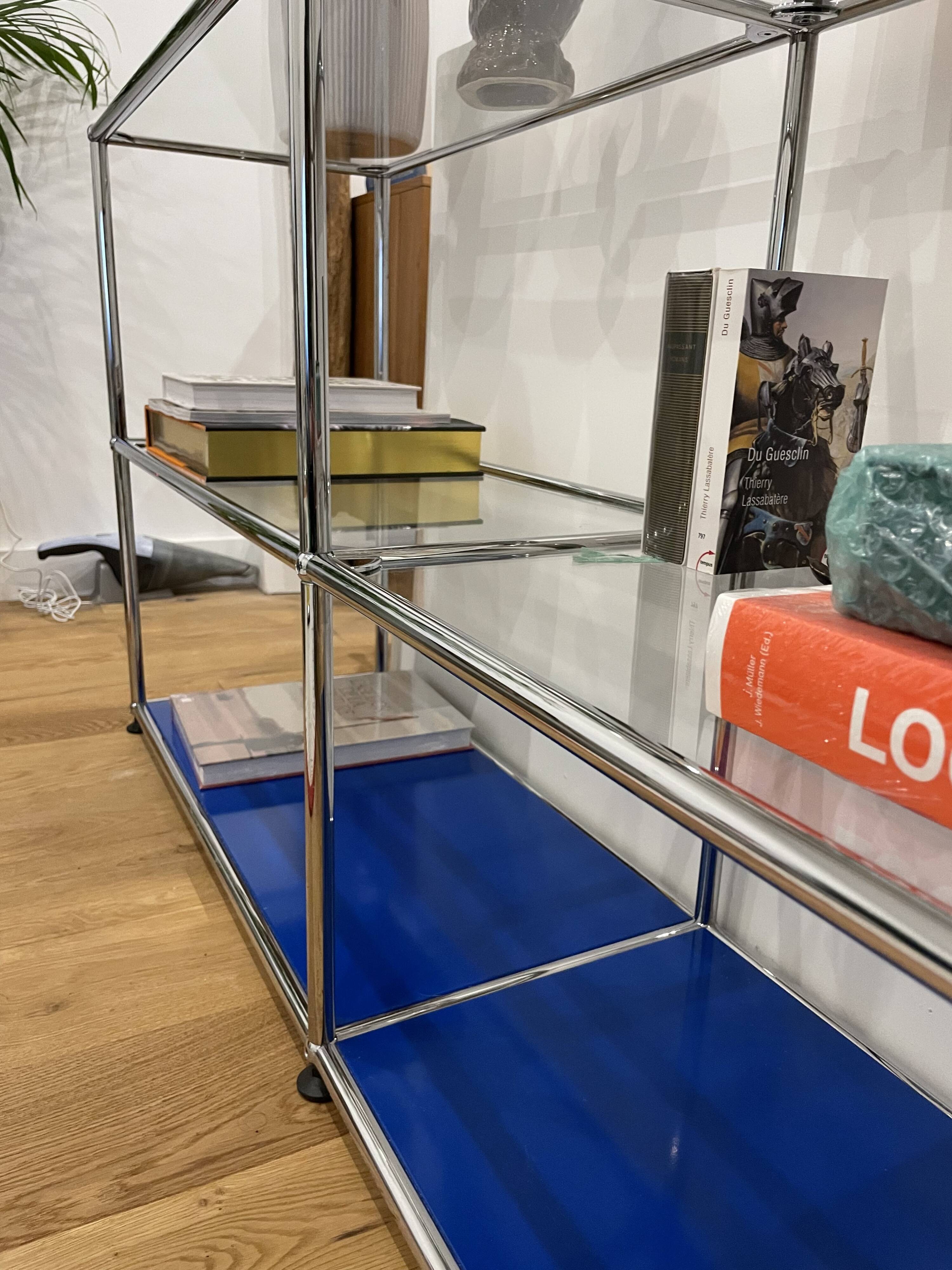 USM Haller display cabinet