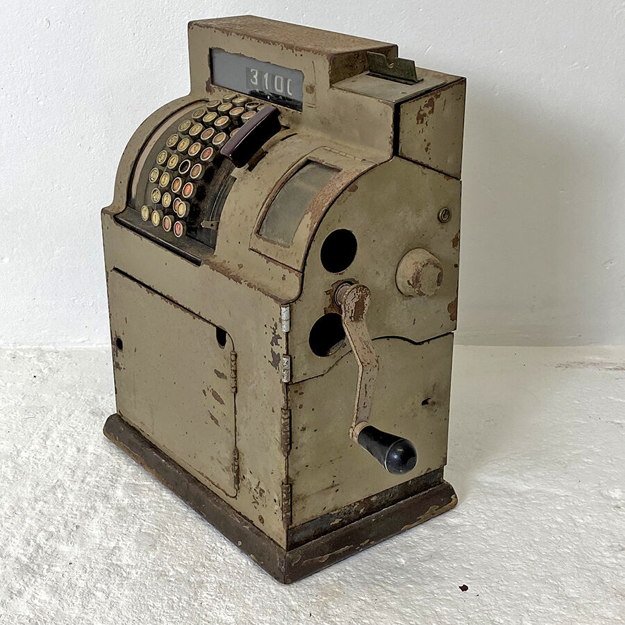 Caisse enregistreuse vintage 60