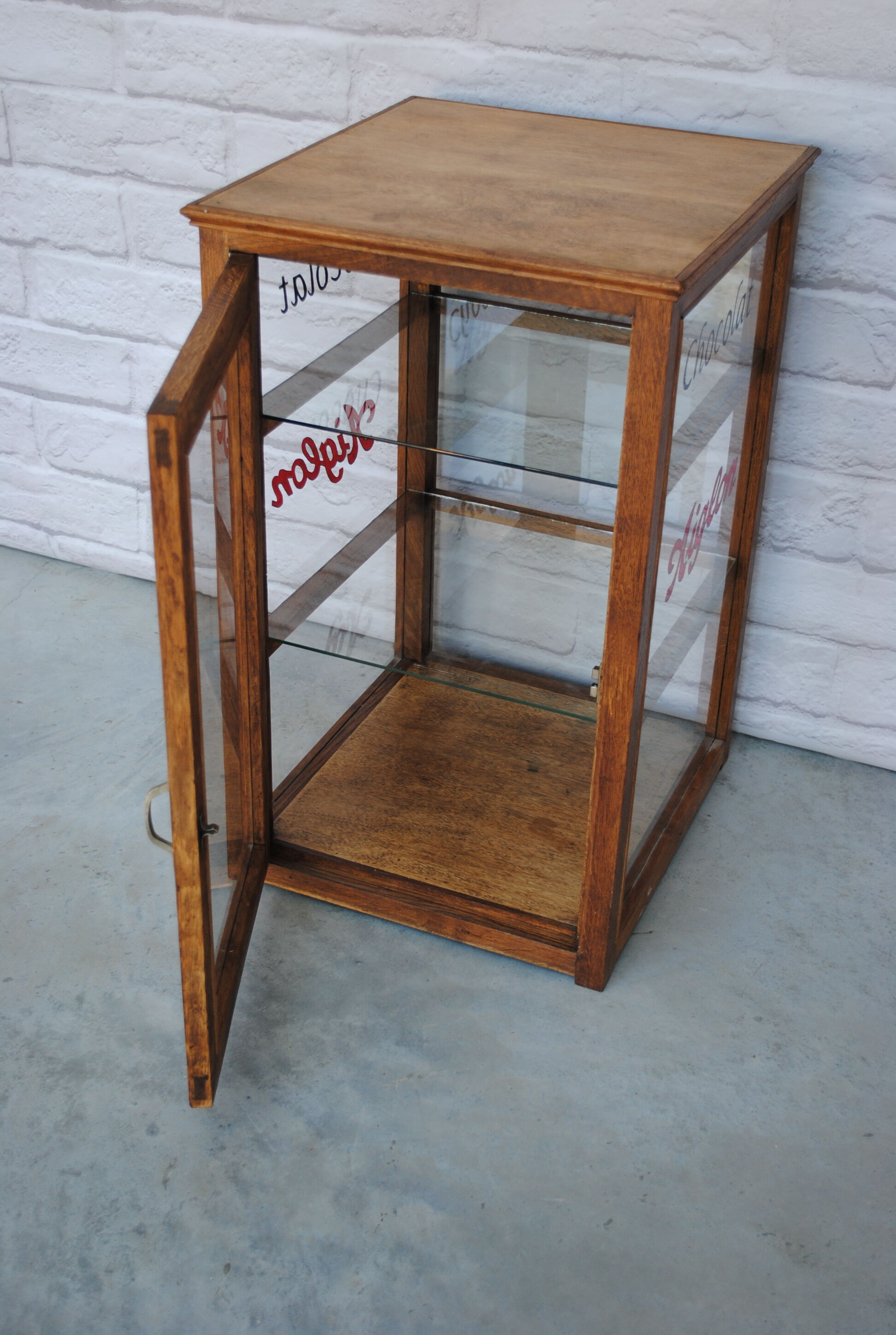 Aiglon chocolate showcase