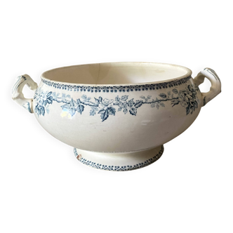 Saldier en terre de fer , ancienne soupière "guadeloupe"