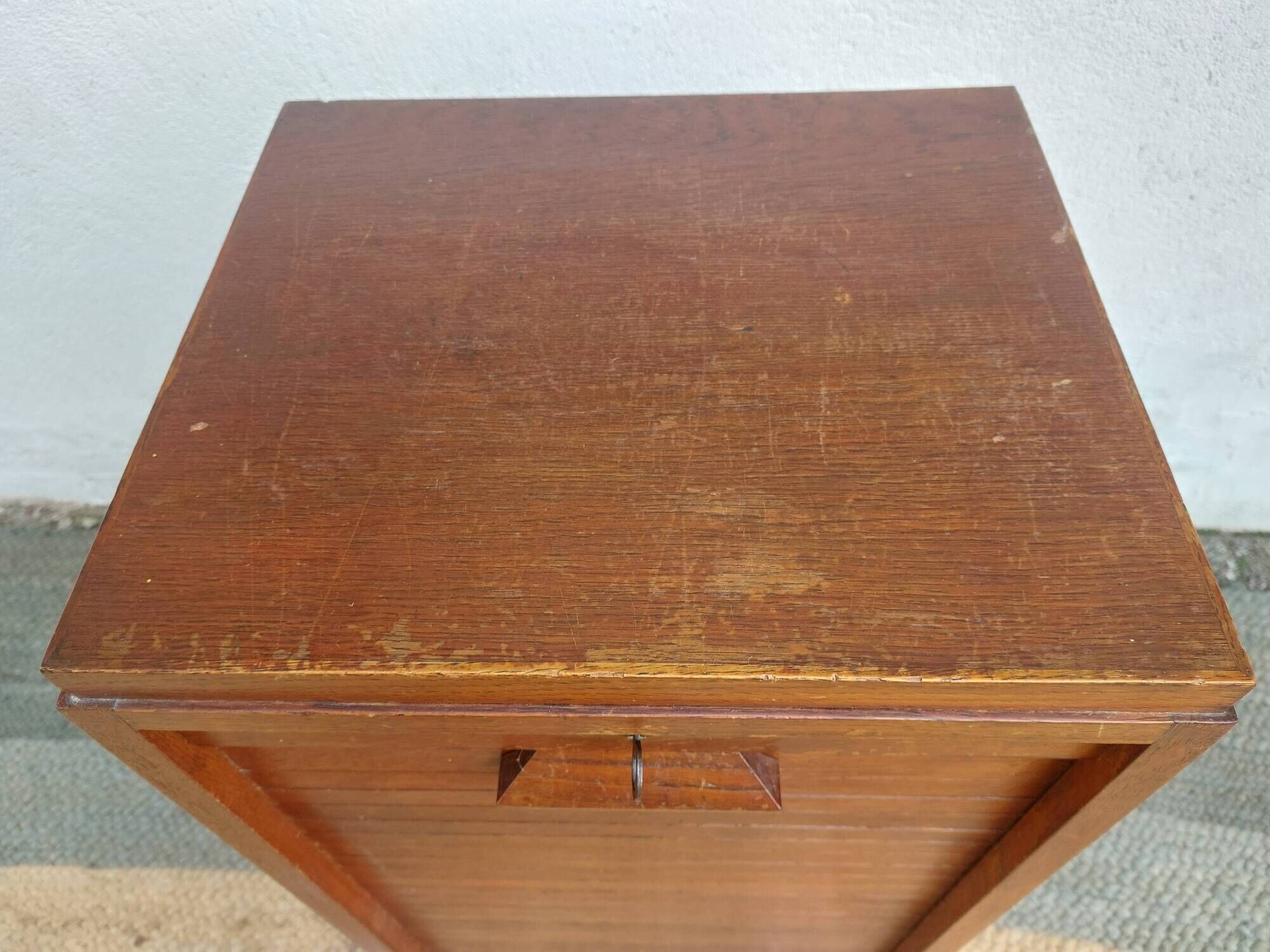 Small piece of furniture, roll-top filing cabinet
