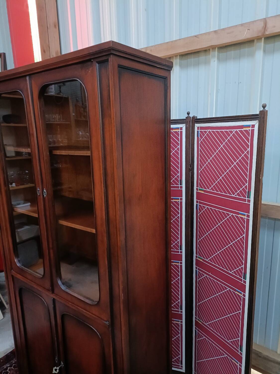 Vaisselier style classique avec partie vitrine