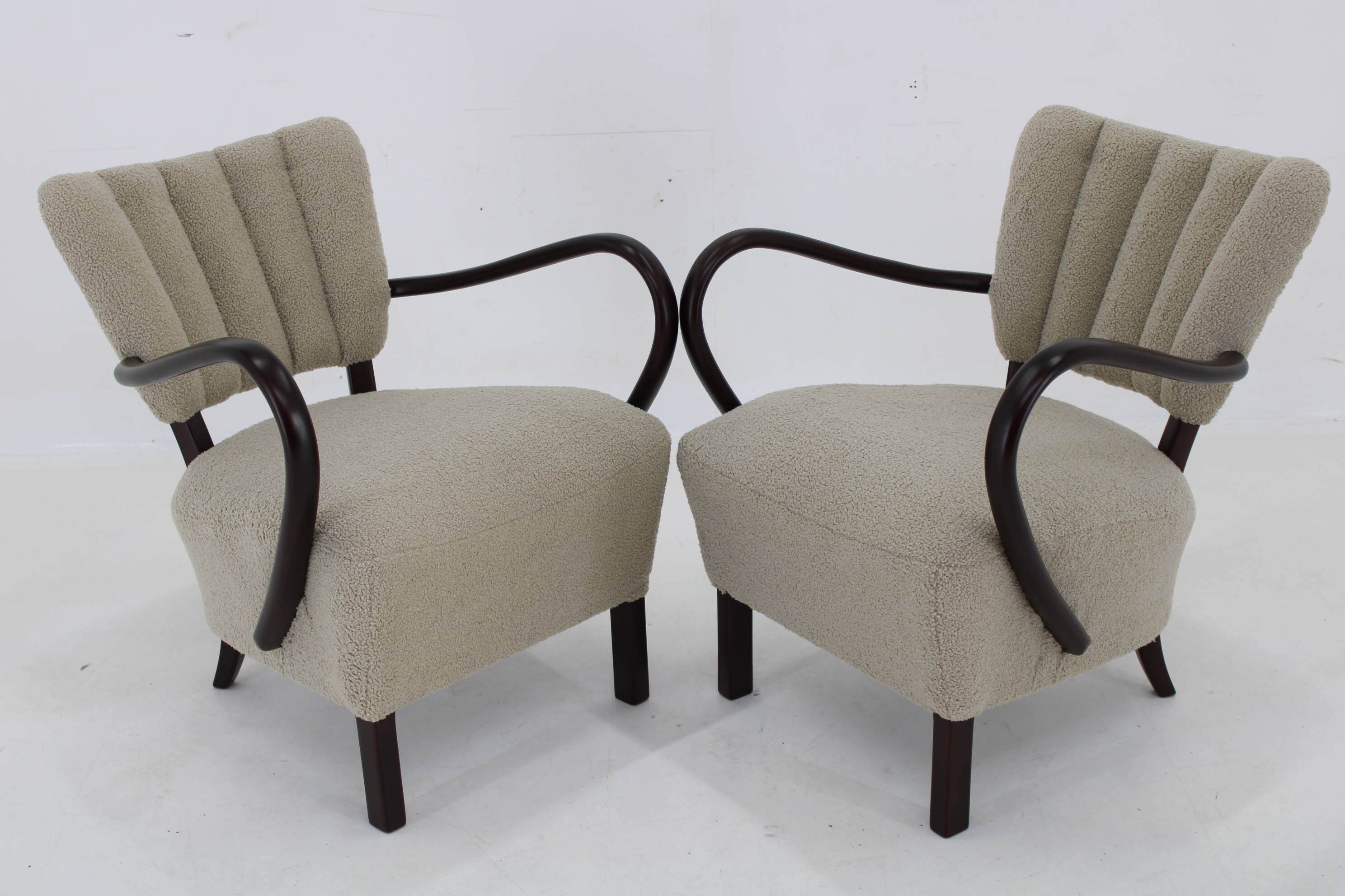 1930s Pair of Jindrich Halabala Art Deco H-237 Armchairs in Bouclé, Restored