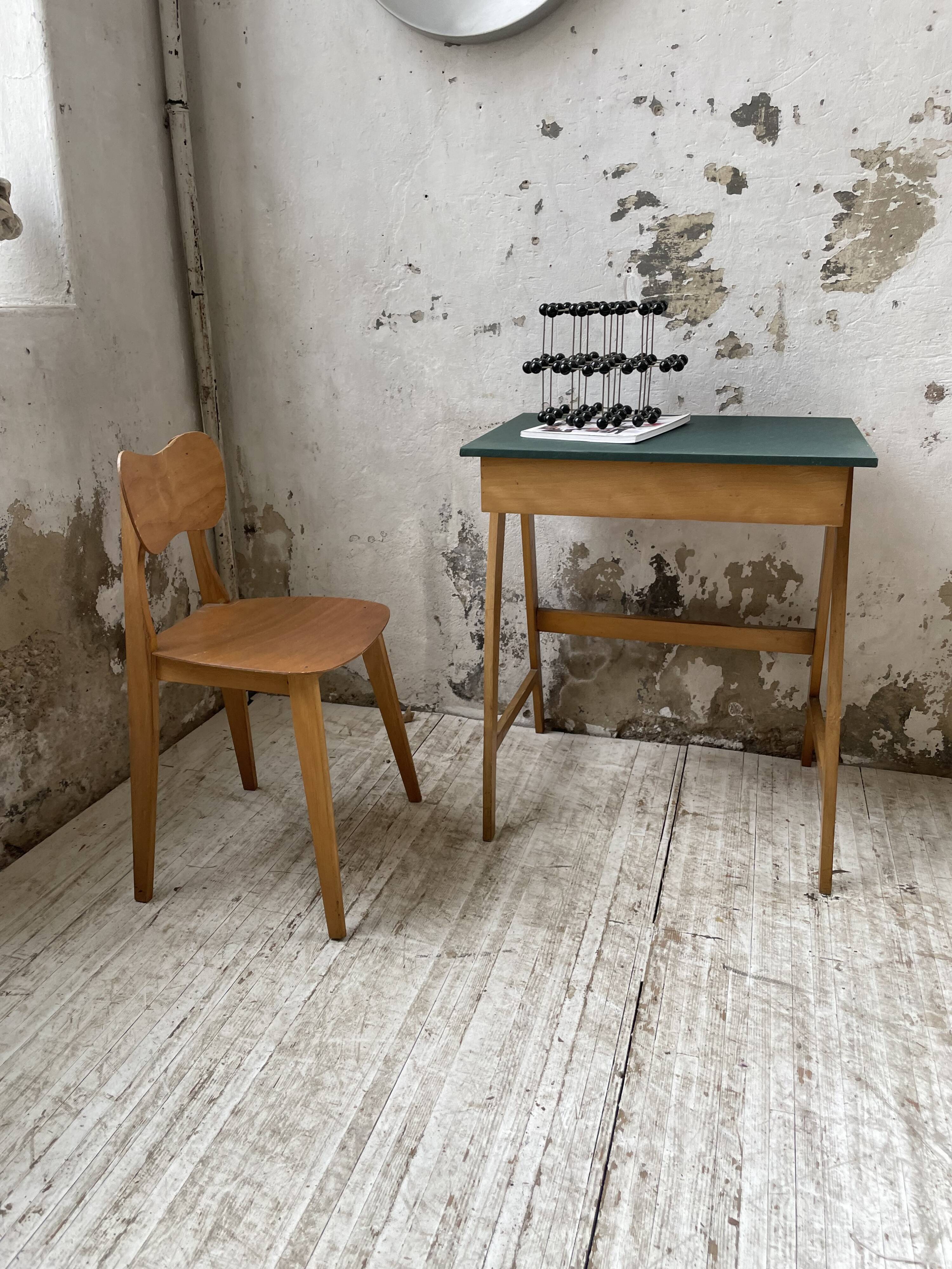 Bureau et chaise enfant pieds compas