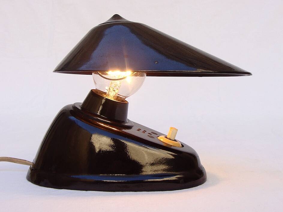 1930 wall lamp in Art Deco bakelite