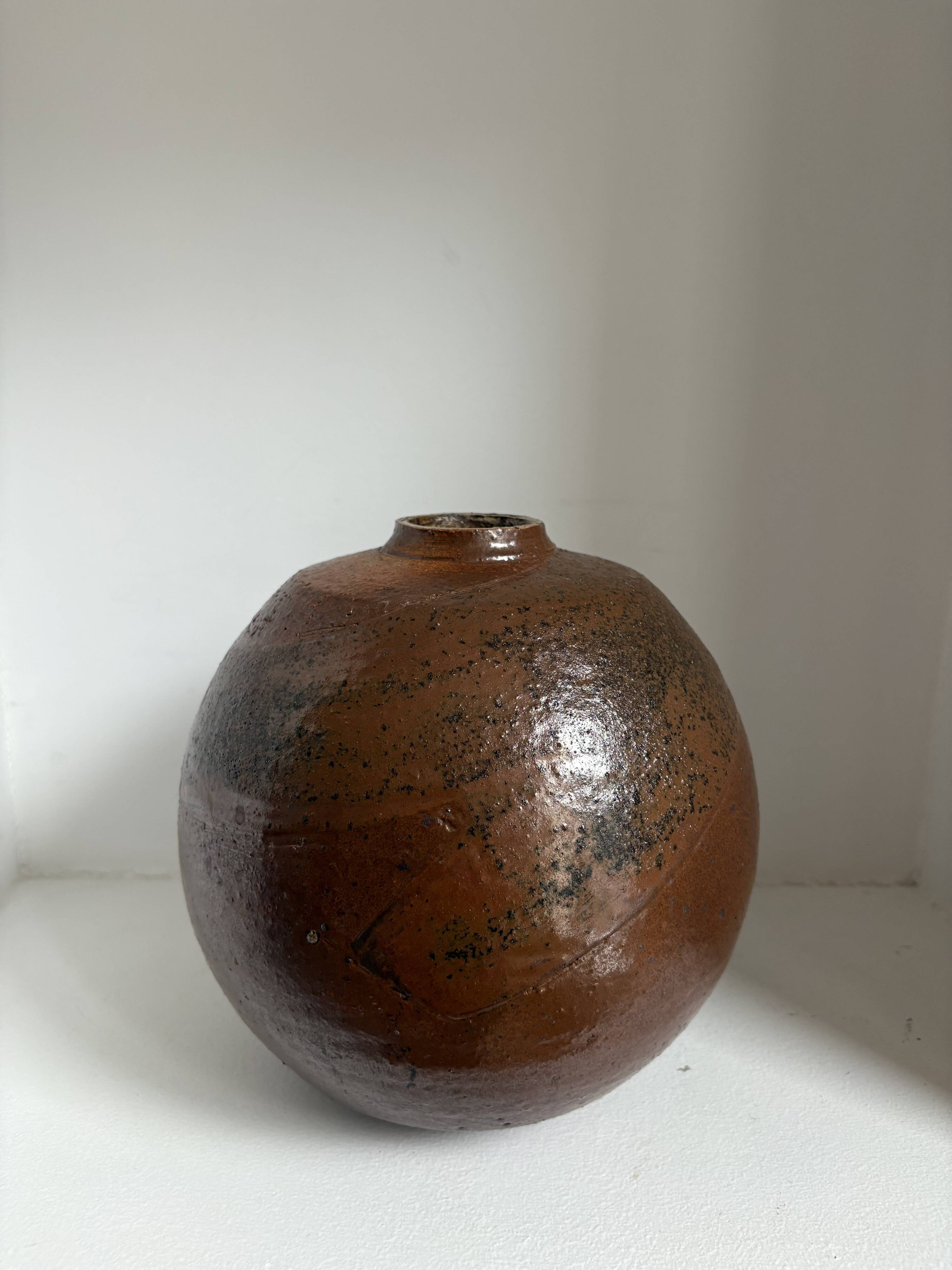 Set of 8 decorative items
