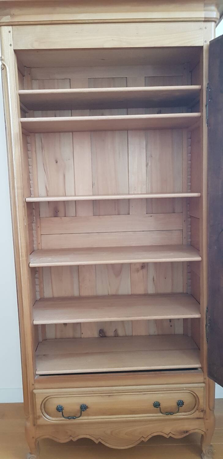 Solid wood bonnetière