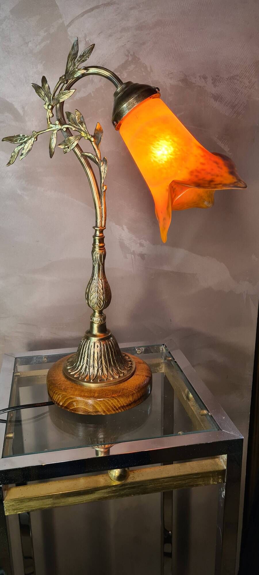 Bronze lamp on blond oak base, art nouveau with tulip, 45x30
