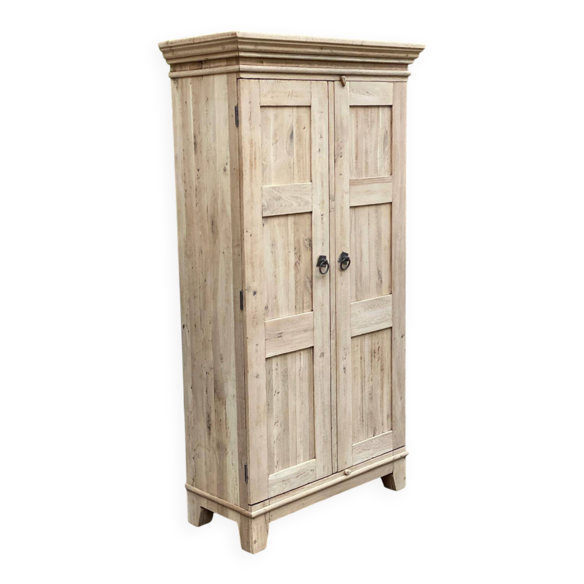 Armoire de ferme rénovée en chêne massif brut du 19ème