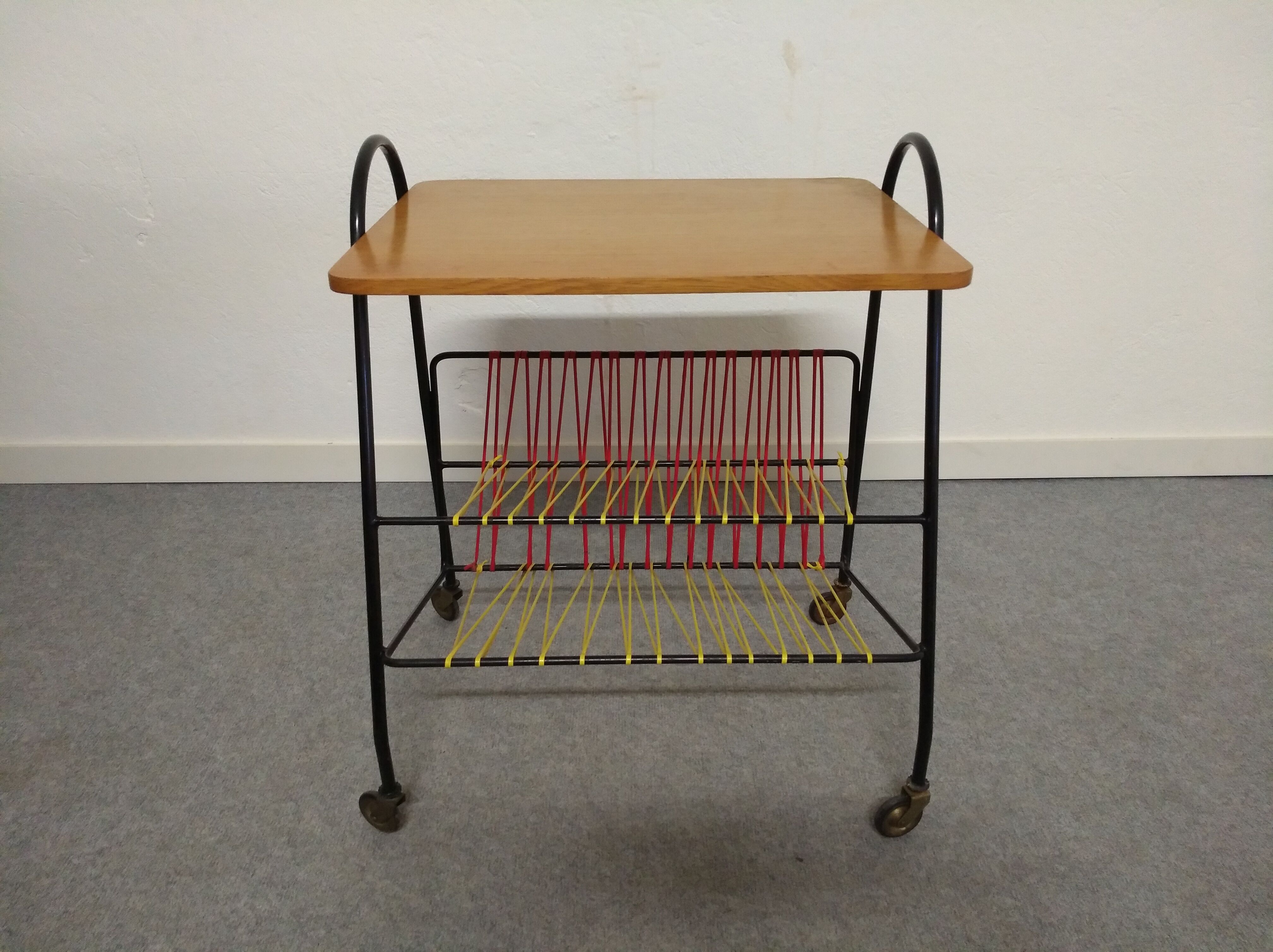 Scoubidou table of the 50s/60s