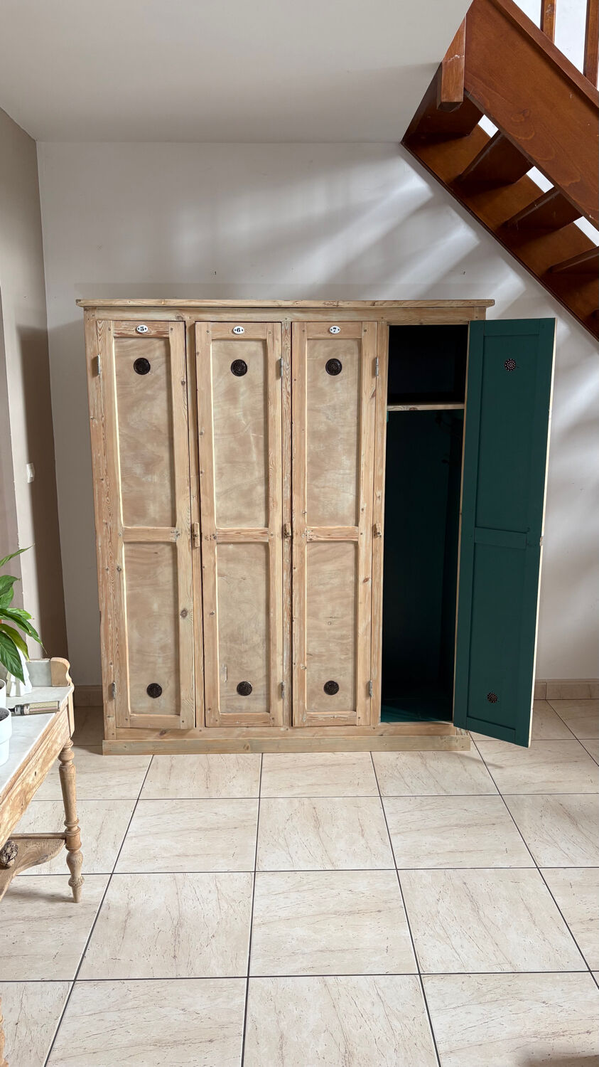 Wardrobe with 4 doors