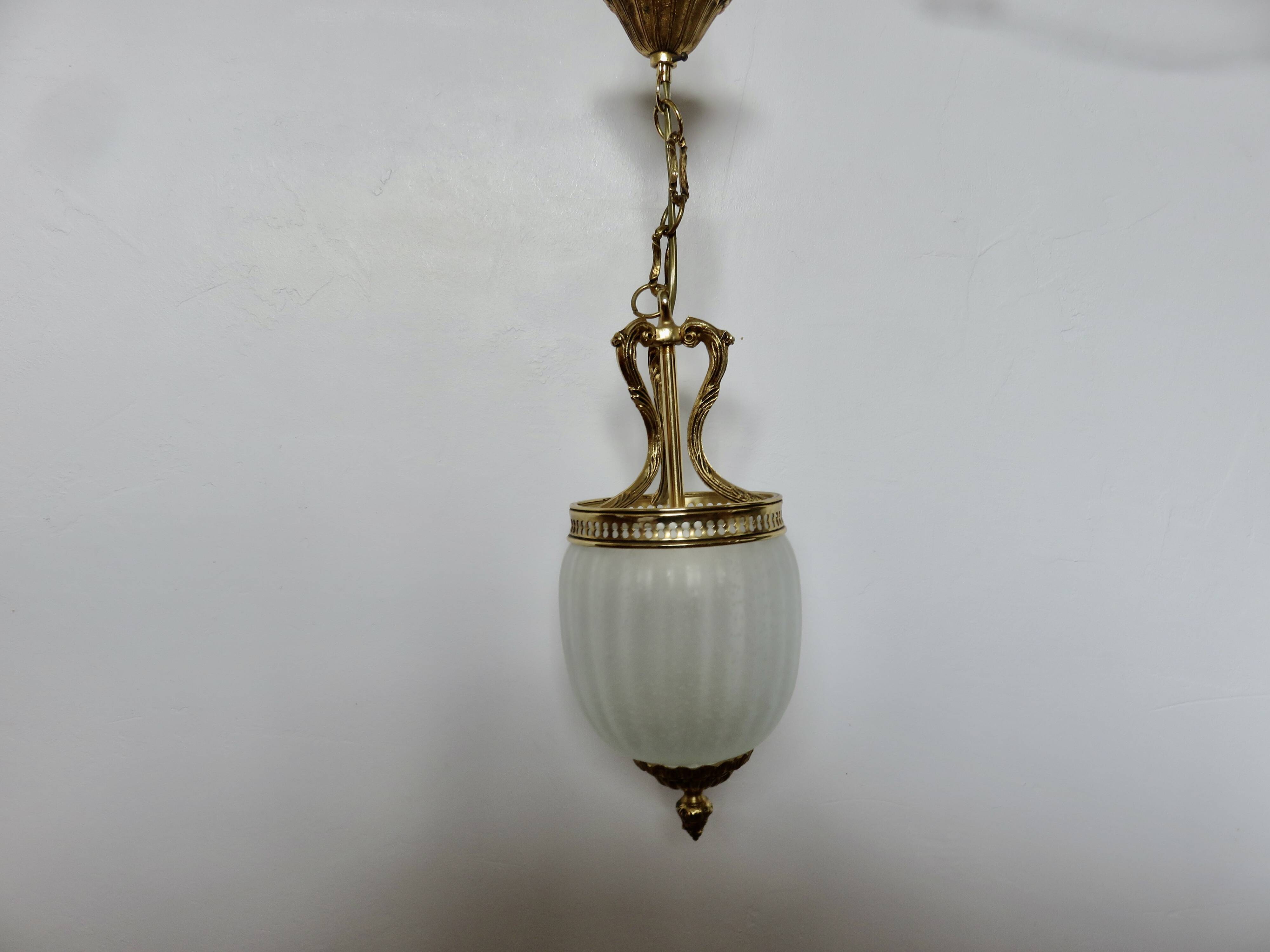 suspension style empire in gilded bronze and speckled frosted glass
