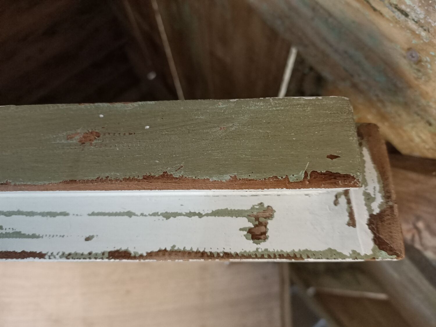 Patinated buffet service