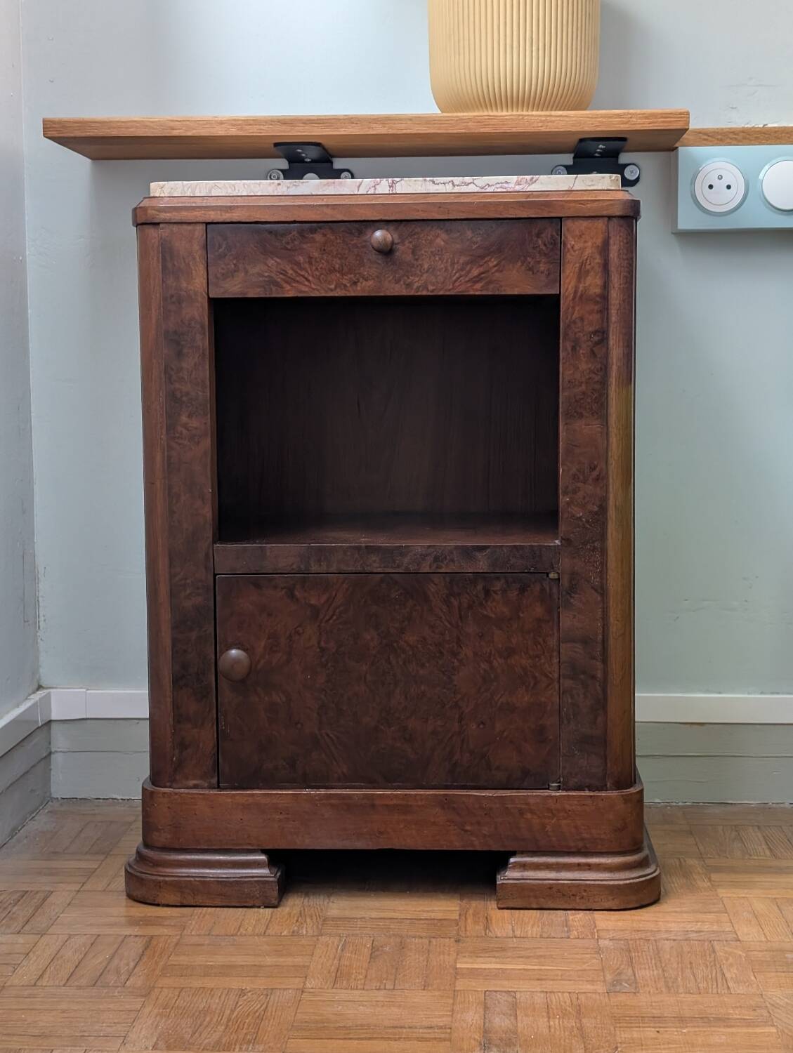 Vintage furniture in solid walnut and marble