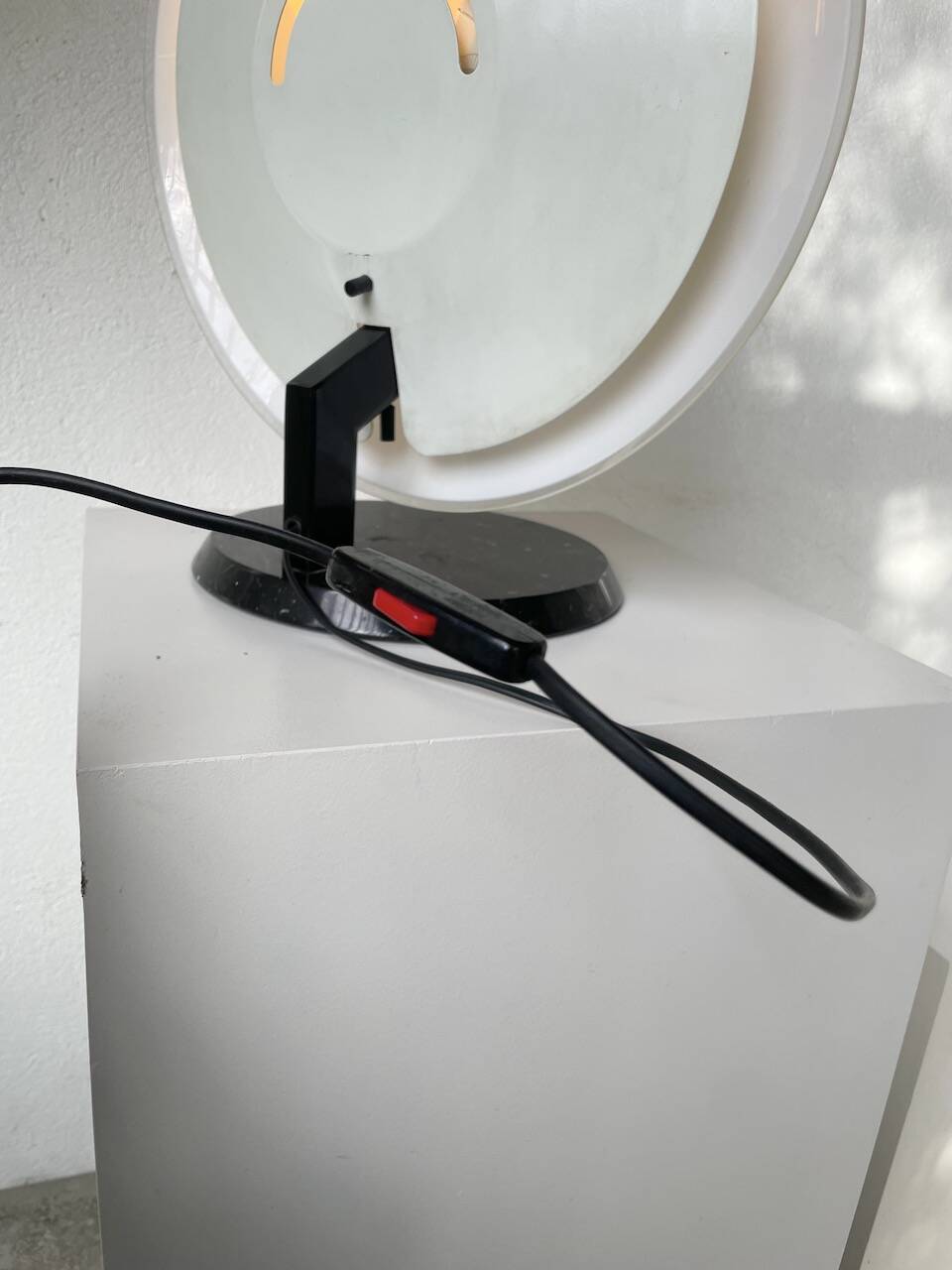 “La Perla” desk lamp by Bruno Gecchelin for Oluce 1980