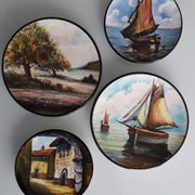 Série d'assiettes murales