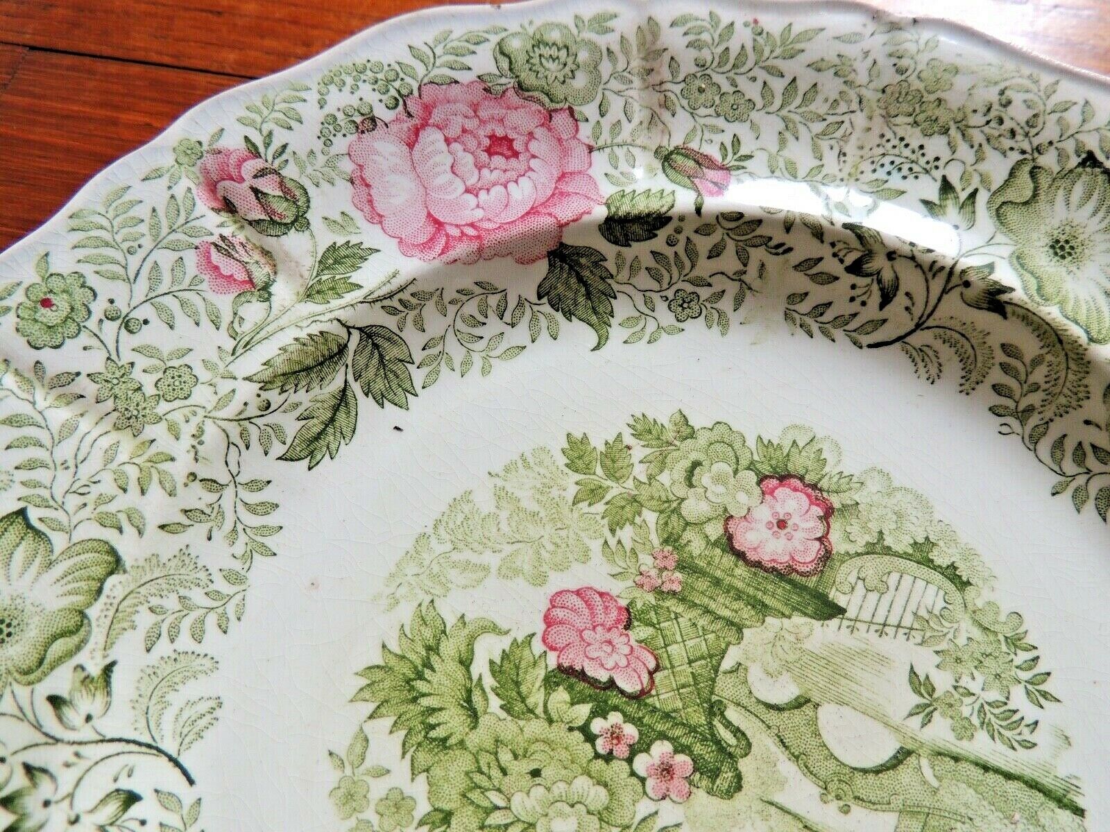 Faience plate of Creil Montereau XIXth green and pink decoration