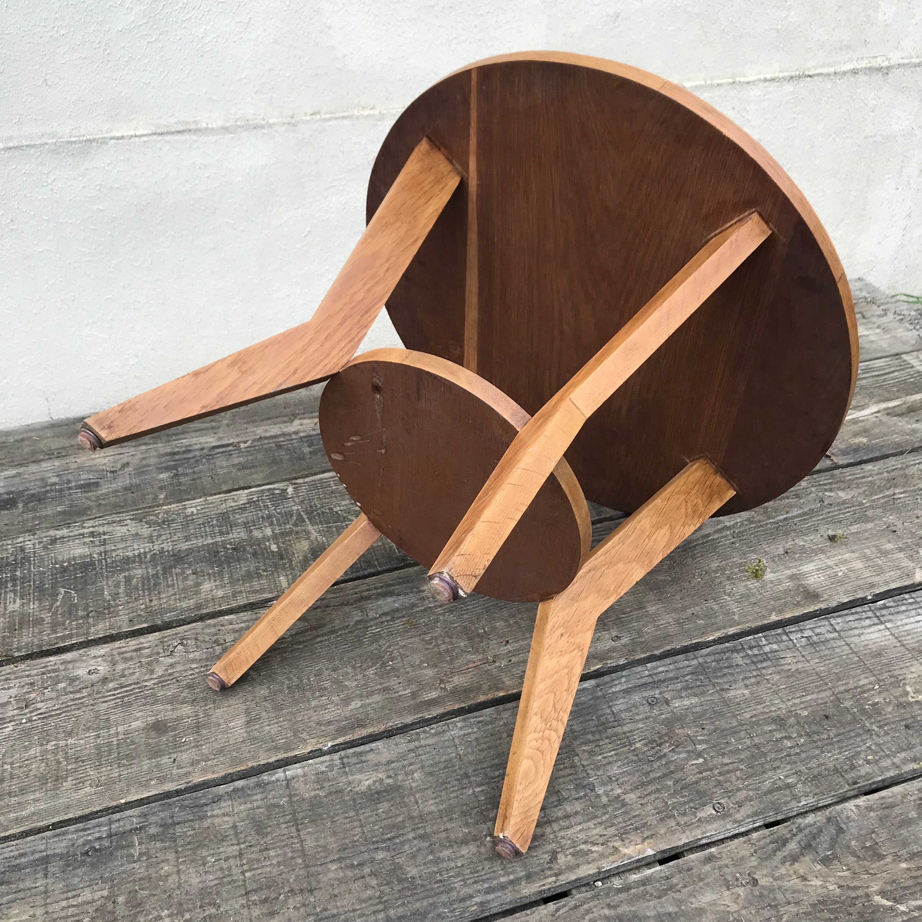 Vintage pedestal table 1940-50 in light oak