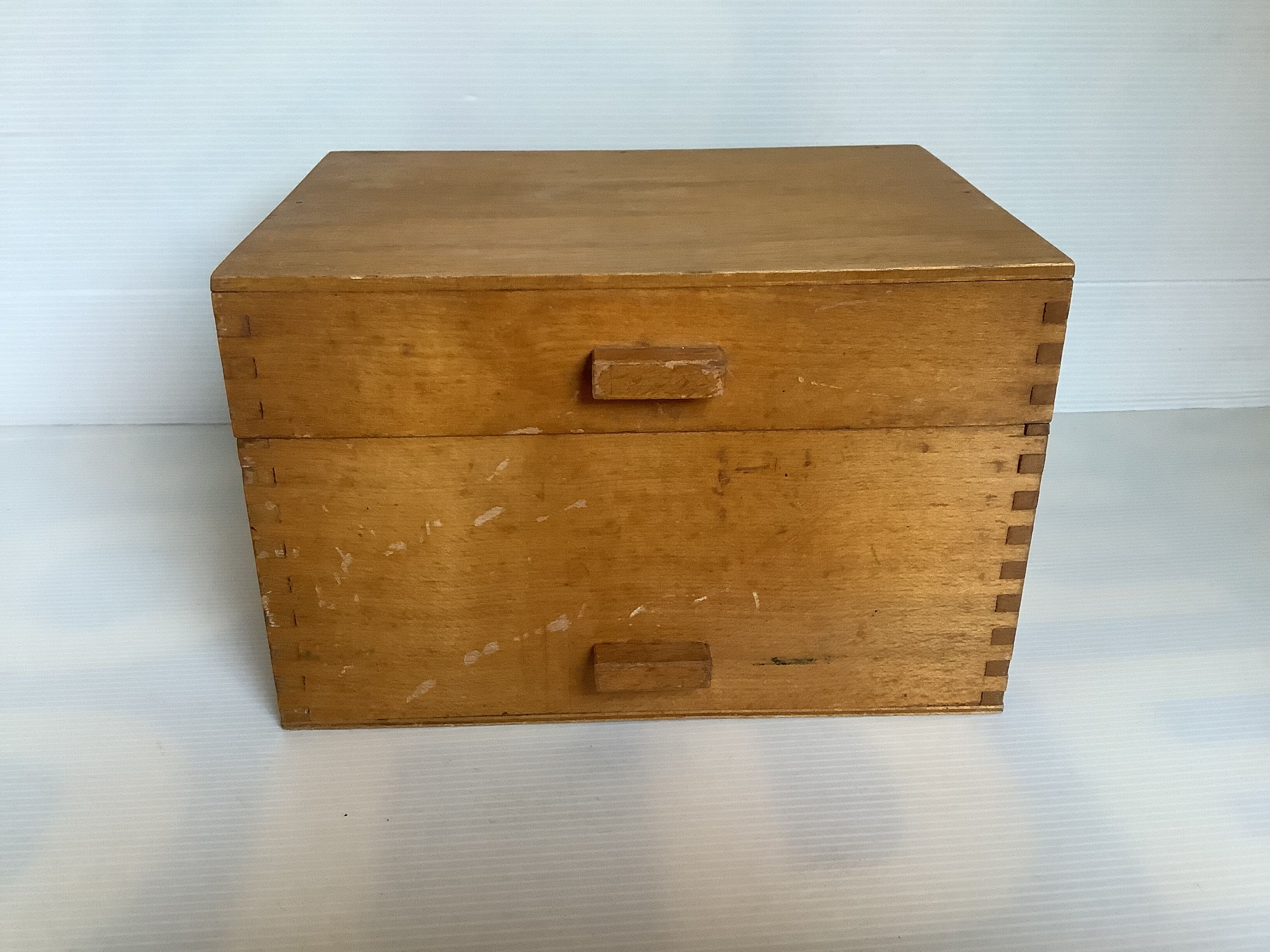 Wooden storage box dovetail mounting