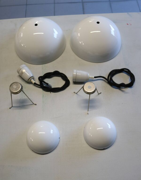 Paire iconique de lampes pots de fleurs en émail blanc VP1 - Verner Panton - 100 % originales - Louis Poulsen