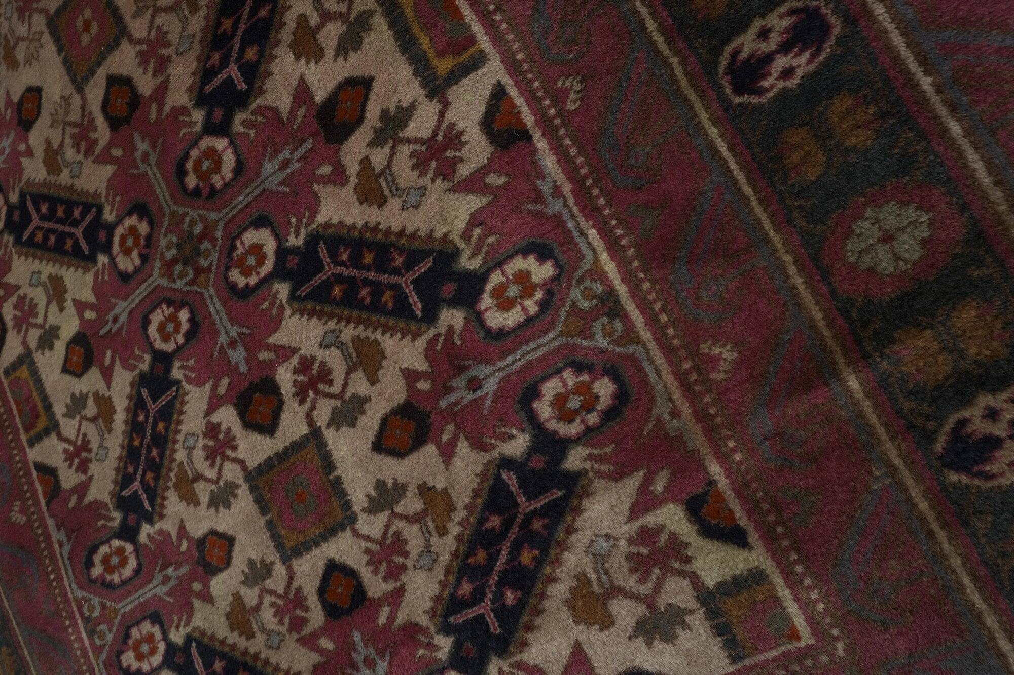 Vintage handmade Turkish rug 127x190 cm
