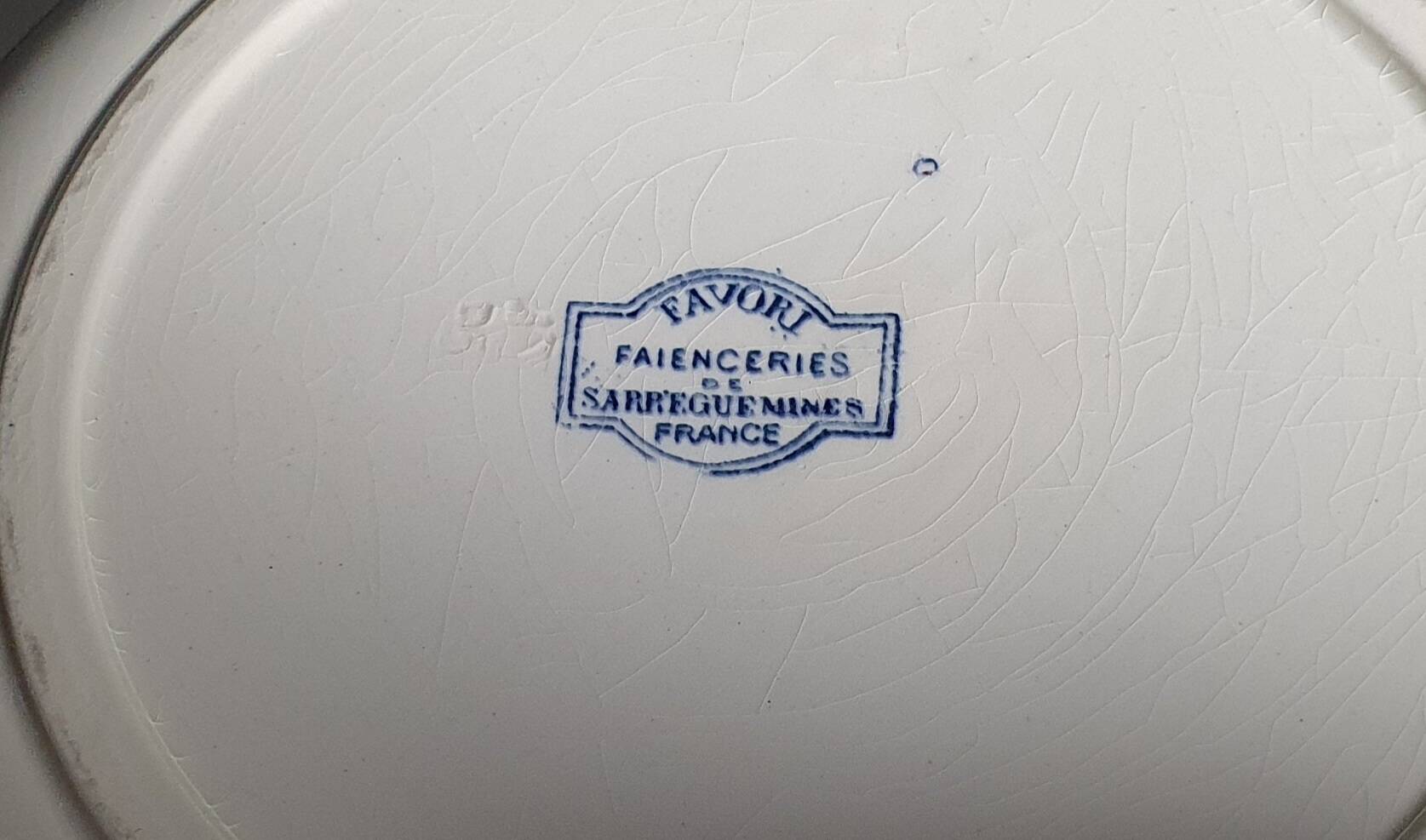 Round deep plate "Favori" Sarreguemines blue