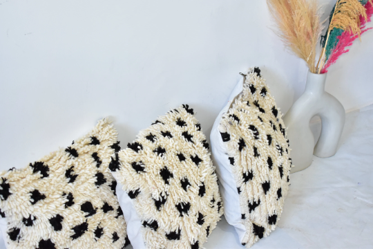 Moroccan polka dot carpet pillow 45x45cm