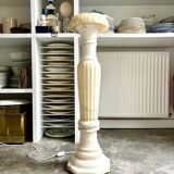 Column, illuminated alabaster saddle