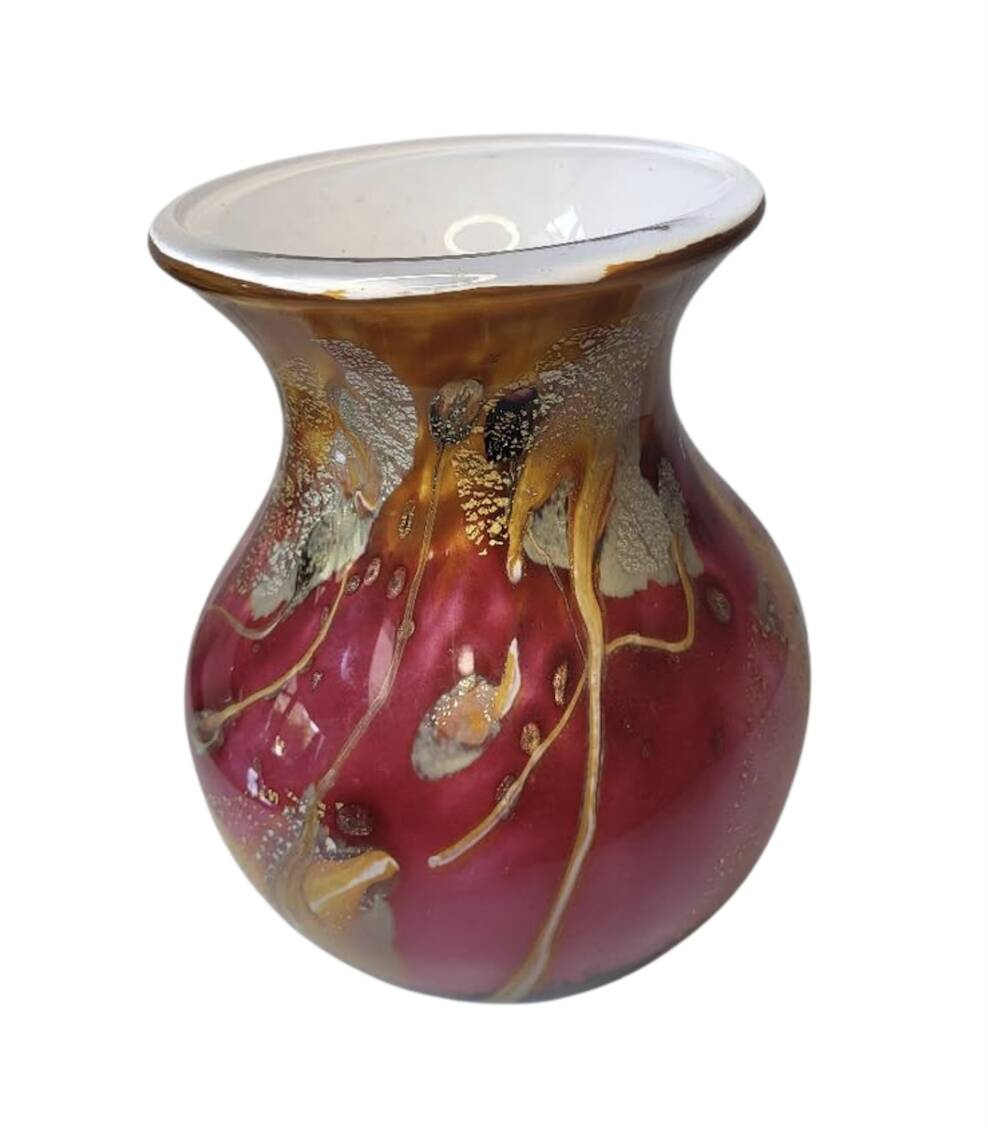 Glass vase - signed - gold leaf - Art Nouveau influence
