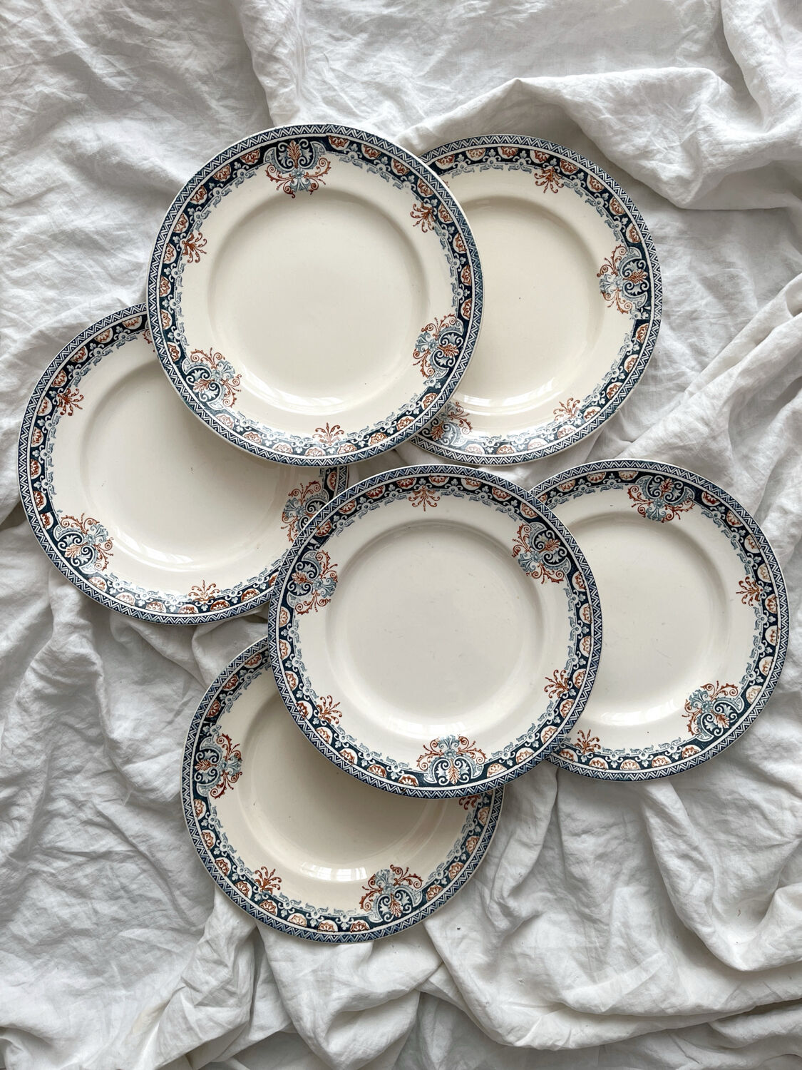 6 flat plates in ironstone "Diderot" Longwy