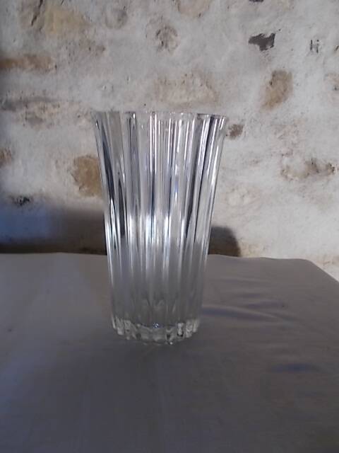 Transparent glass vase