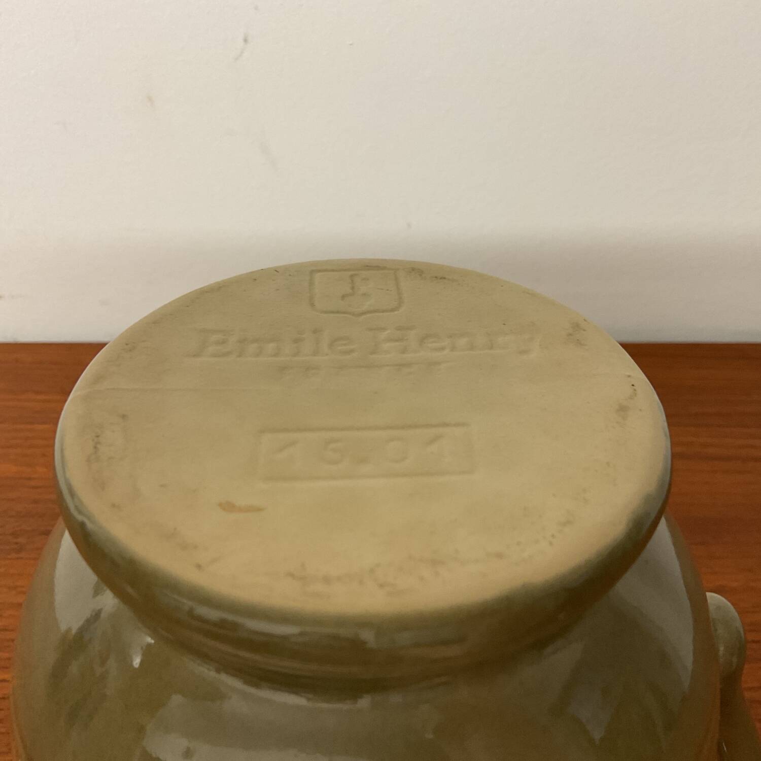 Émile Henry ceramic pot