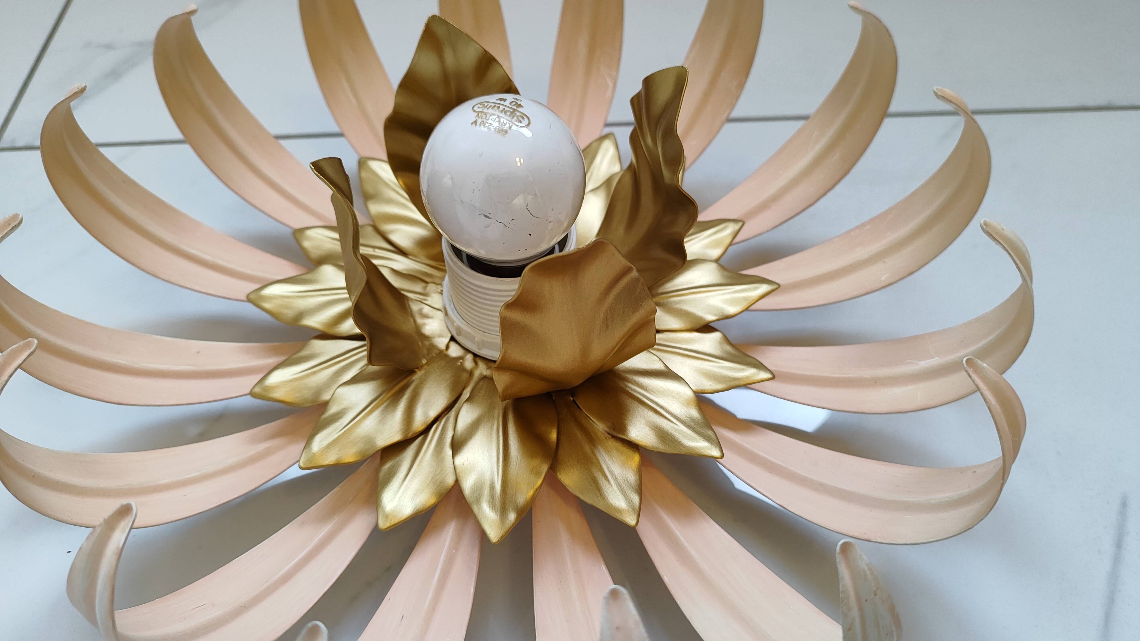 Flower ceiling light
